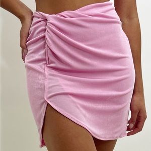 Shiny pink skirt - size M - brand NA-KD
